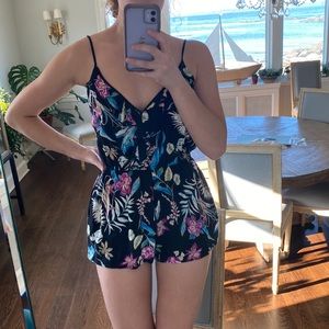 DESCRIPTION: Pretty flowy summer romper